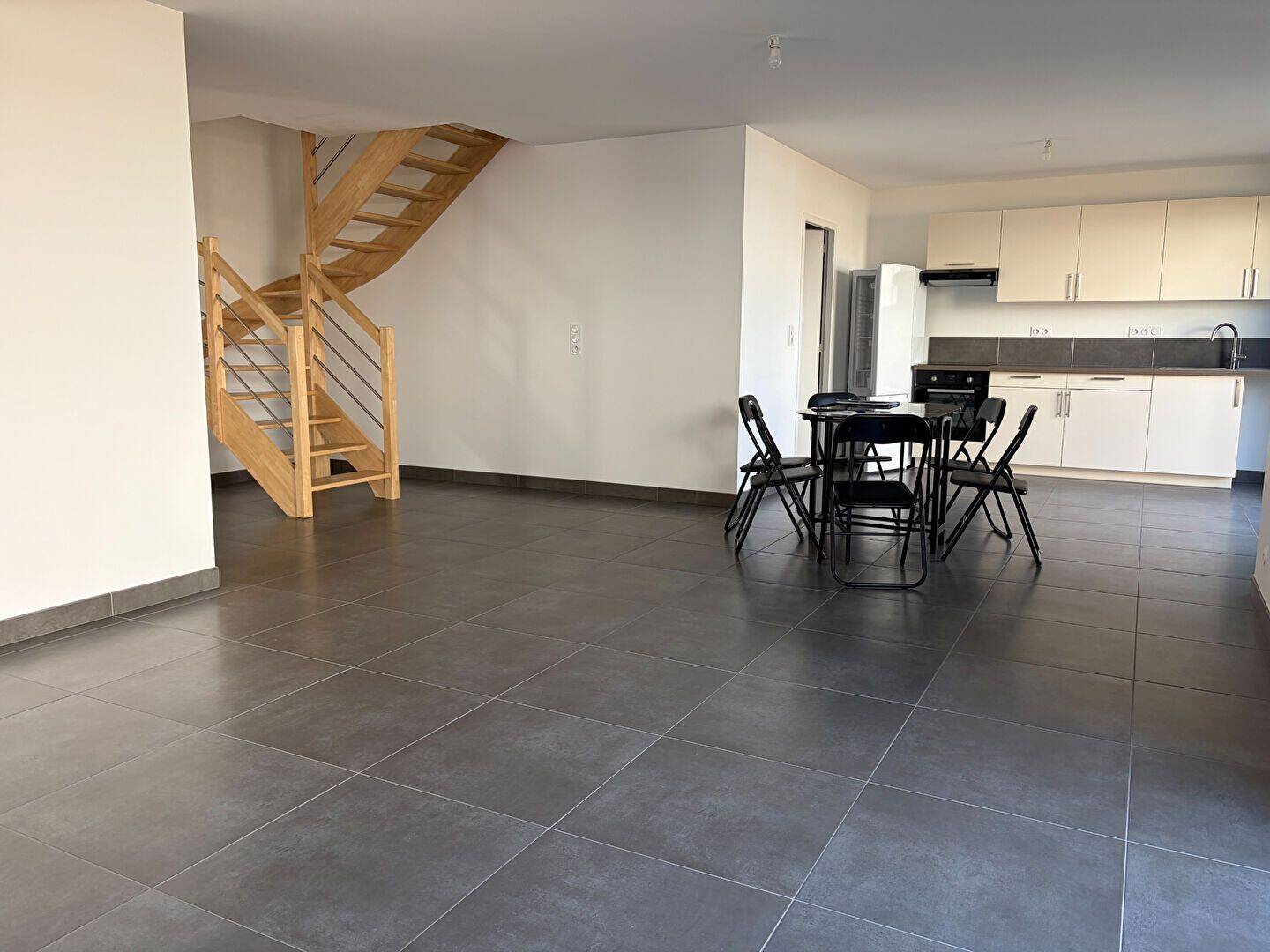 Maison 5 pièces 120 m² · à Saint-Barthélemy-d'Anjou · 119,7 m² · 1 355 €/mois