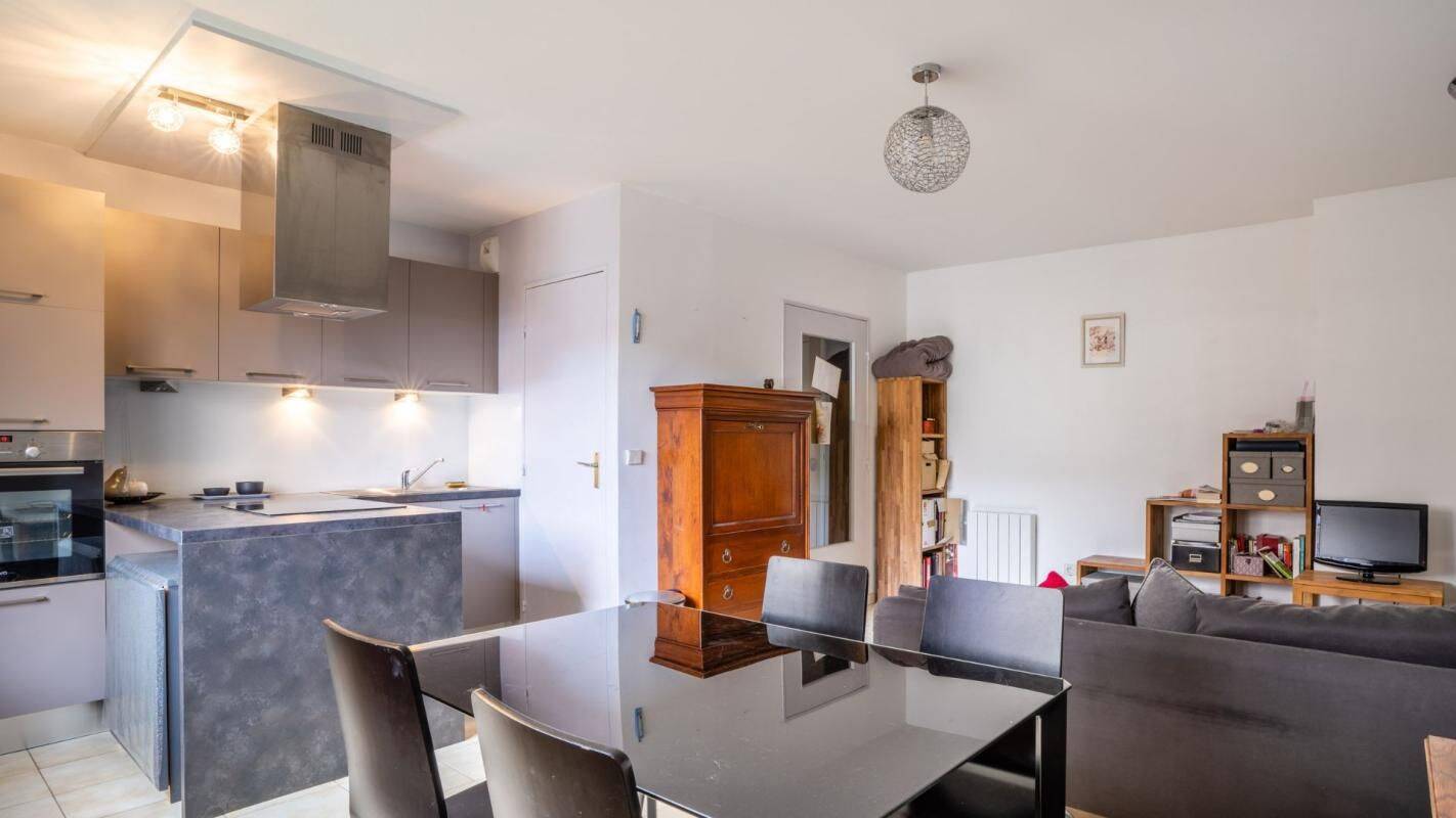 Appartement 2 pièces 47 m² · à Lyon 8ème Arrondissement · 47 m² · 880 €