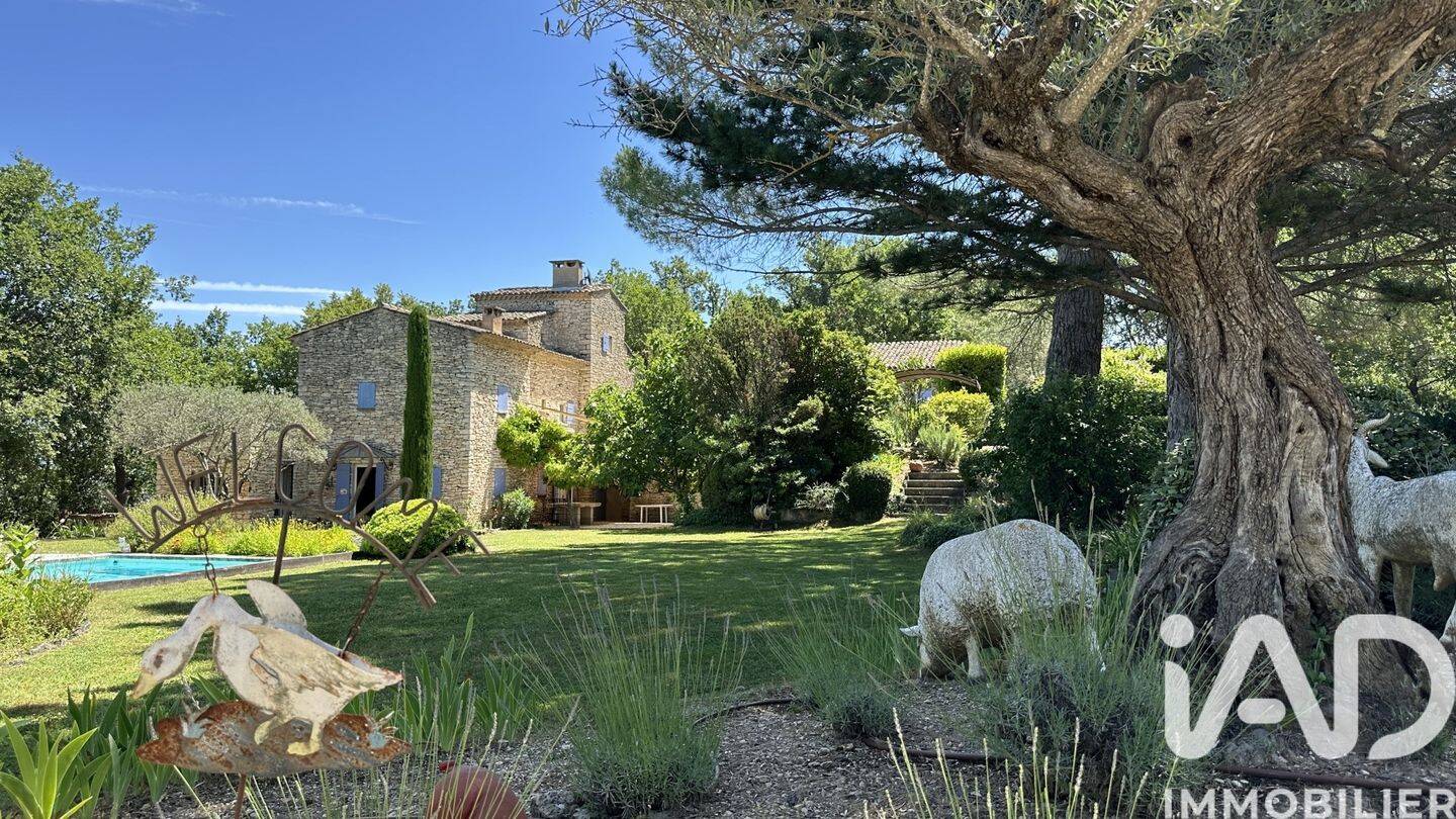 Maison 7 pièces 345 m² · à Gordes · 345 m² · 1 850 000 €