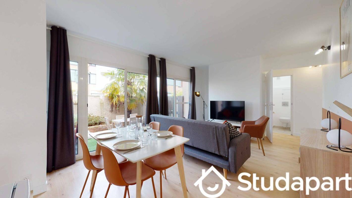 1 pièce 9 m² · à Guyancourt · 9 m² · 697 €