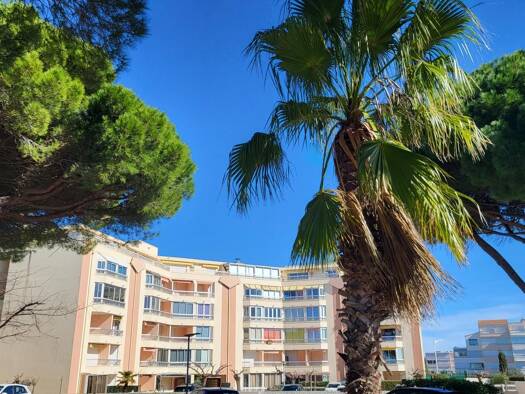 Appartement à vendre 189 000 € 2 pièces 1 chambre 31 m² RDC/5 Sud Le Grau-du-Roi 30240