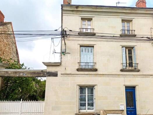 Maison de ville à vendre 189 000 € 6 pièces 4 chambres 120 m² Chateauneuf Châtellerault 86100