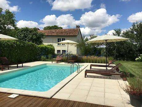 Maison 11 pièces 347 m² · à Verteillac · 347 m² · 555 000 €