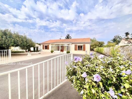 Maison de plain-pied à vendre - neuf 212 000 € 3 pièces 2 chambres 130 m² 1 322 m² de terrain Beauvoir-sur-Niort 79360