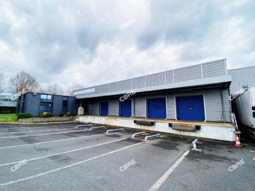 Local d'activités à vendre 2 500 000 € 1 531 m² d'espace de stockage Centre Est Vert-Saint-Denis 77240