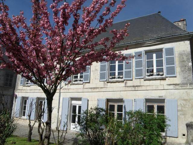 Maison 11 pièces 340 m² · à Loches · 340 m² · 795 000 €
