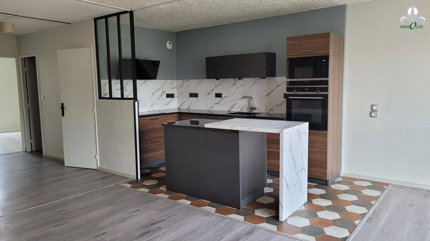 Appartement 4 pièces 80 m² · à Longvic · 79,5 m² · 910 €