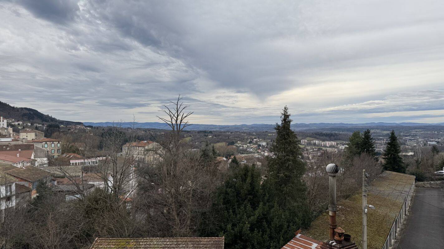 Appartement 3 pièces 61 m² · à Thiers · 61 m² · 480 €