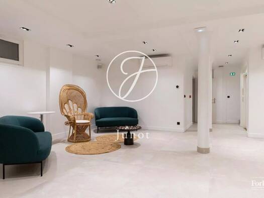 Espace bureau à vendre 3 570 000 € 430 m² de bureaux Paris 17ème arrondissement 75017