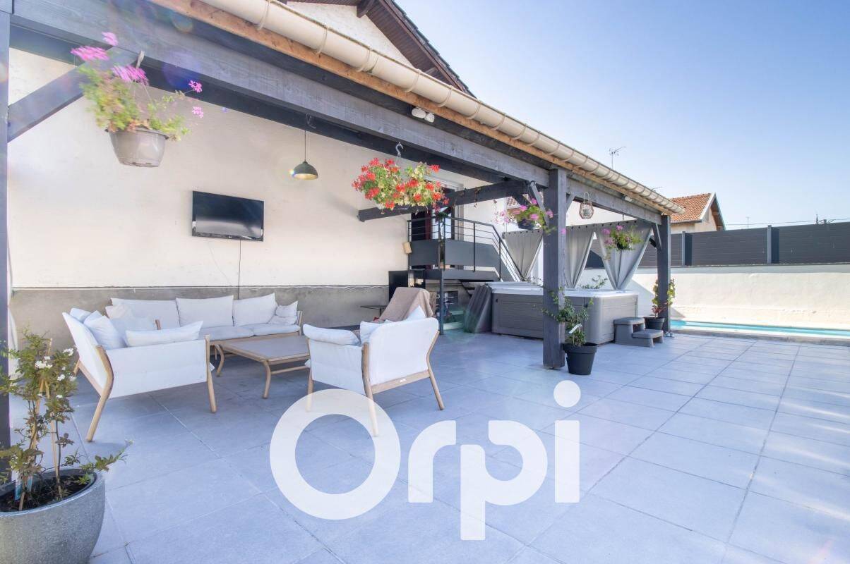 Maison 6 pièces 232 m² · à Lunéville · 232 m² · 330 000 €
