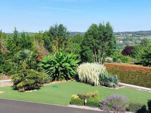 Maison à vendre 917 000 € 6 pièces 4 chambres 220 m² 1 884 m² de terrain Figeac 46100