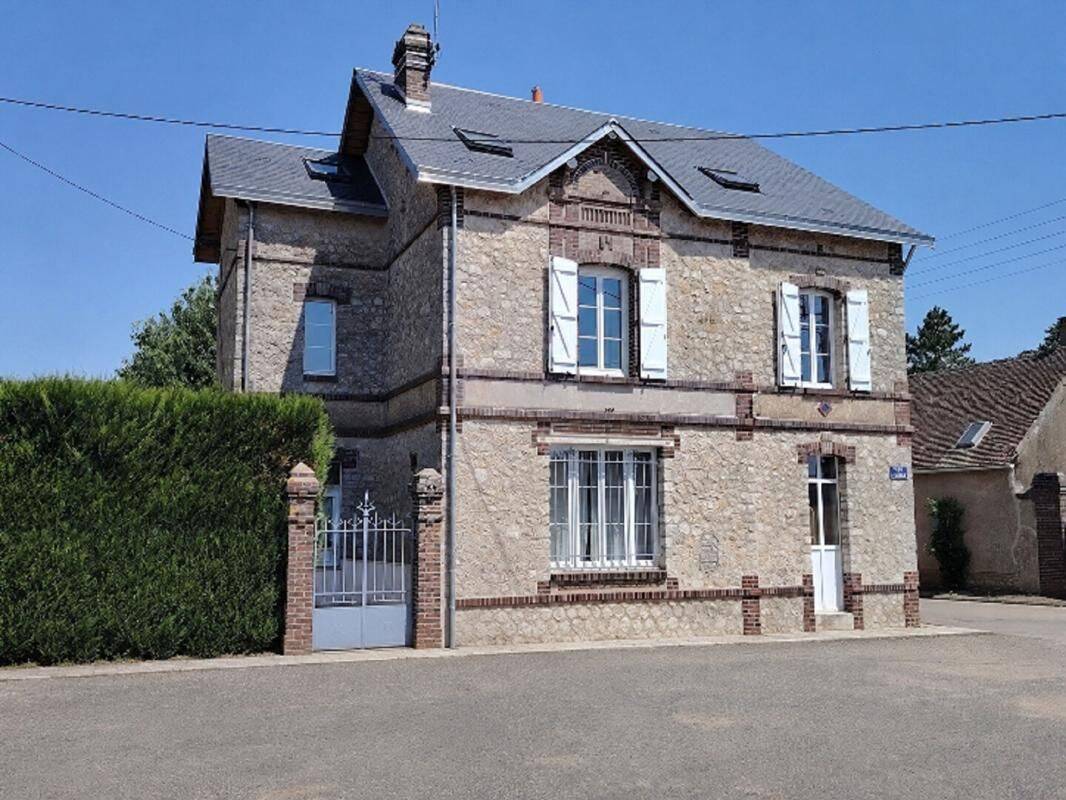 Maison 5 pièces 134 m² · à Bonneval · 134 m² · 226 000 €