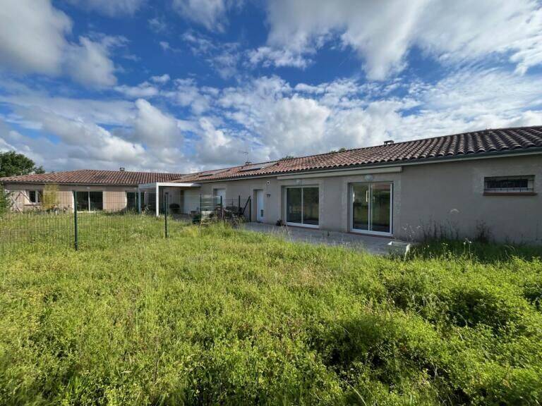 Maison 16 pièces 265 m² · à Carbonne · 265 m² · 450 000 €