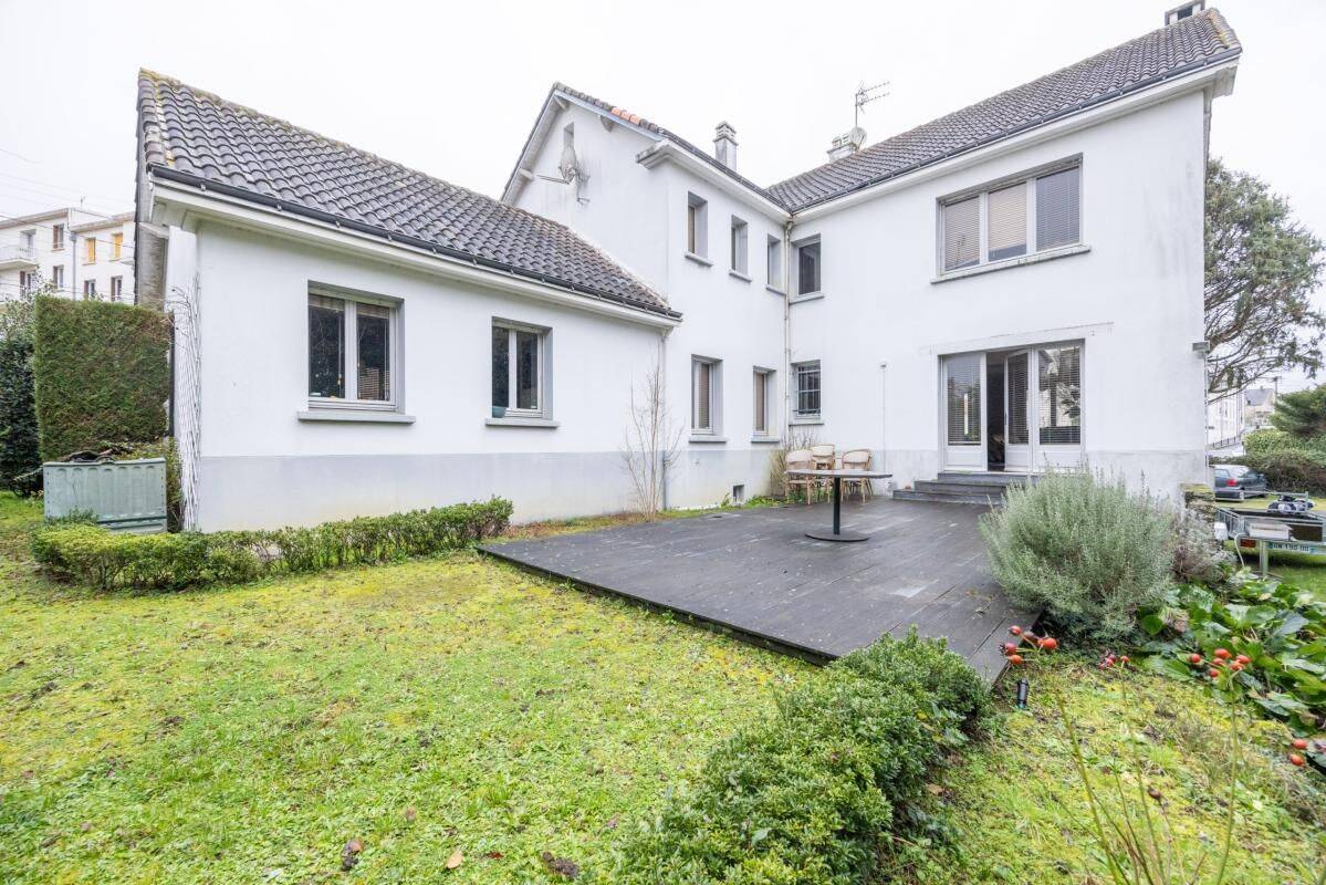 Maison 11 pièces 285 m² · à Saint-Sébastien-sur-Loire · 285 m² · 781 800 €
