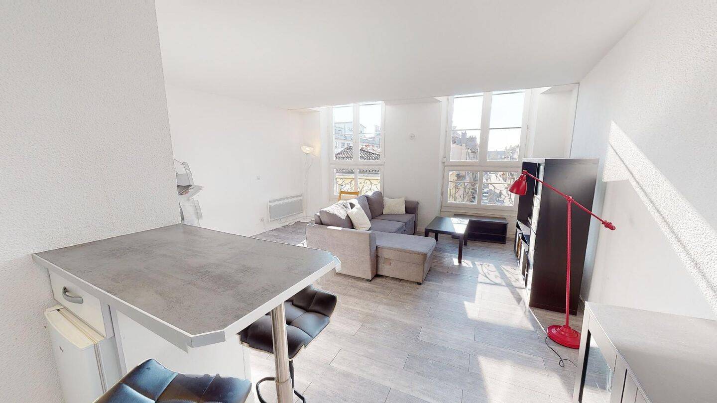 Appartement 1 pièce 34 m² · à Bordeaux · 34 m² · 736 €