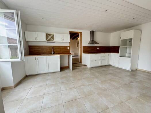 Maison à louer 1 005 € 6 pièces 4 chambres 170 m² Porte-de-Benauge 33760