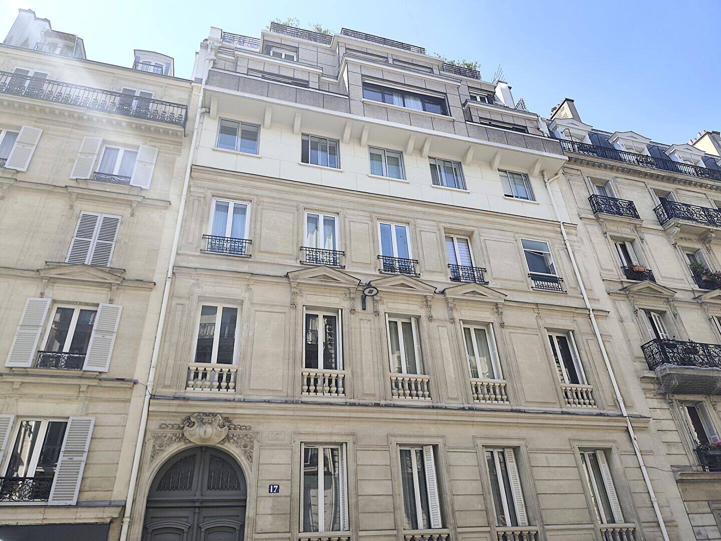 Appartement 2 pièces 55 m² · à Paris 8ème Arrondissement · 55,1 m² · 2 400 €