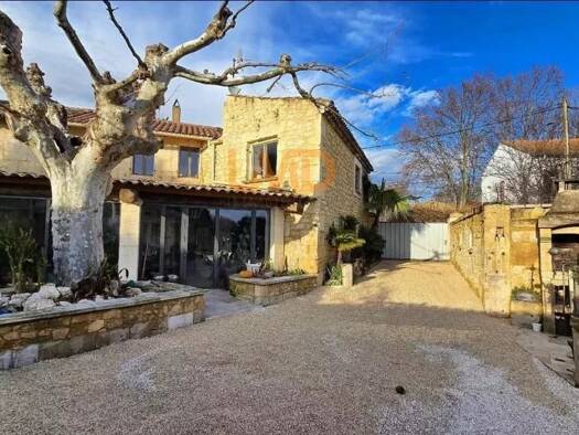 Maison à vendre 329 000 € 5 pièces 3 chambres 125 m² 606 m² de terrain Tarascon 13150