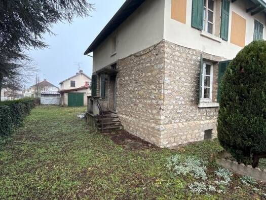 Maison à vendre 90 000 € 4 pièces 3 chambres 74,9 m² 303 m² de terrain Damparis 39500