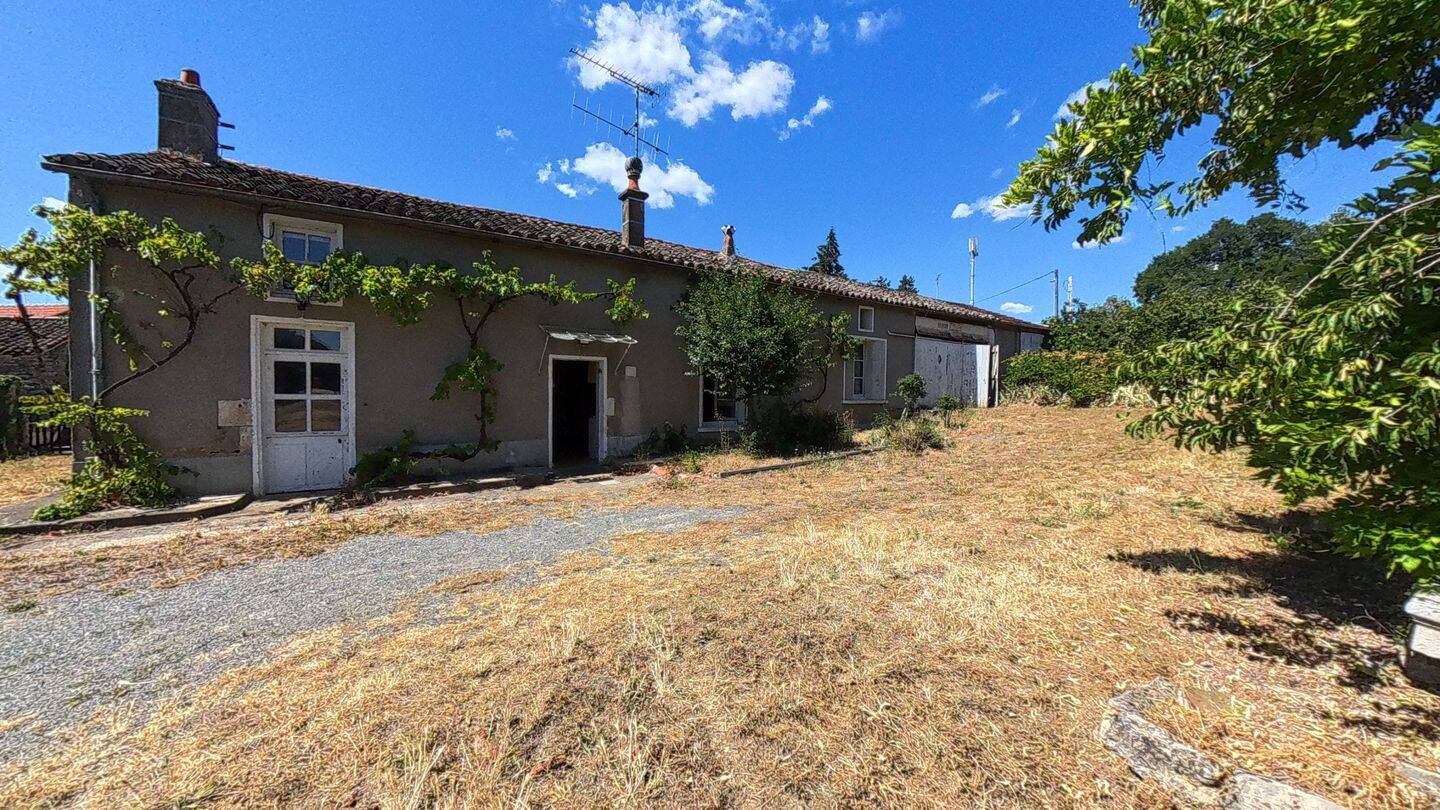 Maison 5 pièces 96 m² · à Iteuil · 96,1 m² · 109 900 €