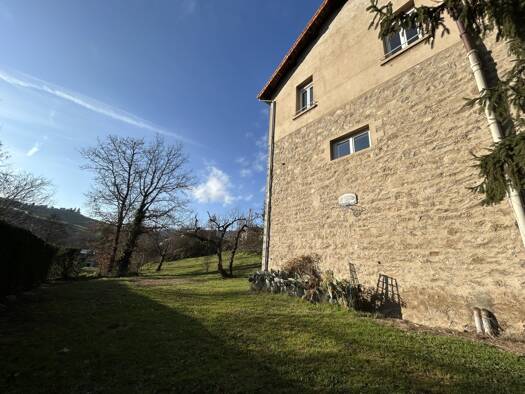 Maison à louer 1 180 € 5 pièces 3 chambres 91 m² 1 000 m² de terrain Thurins 69510