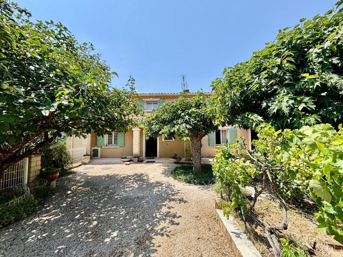 Maison 6 pièces 168 m² · à Sainte-Cécile-les-Vignes · 168 m² · 411 000 €