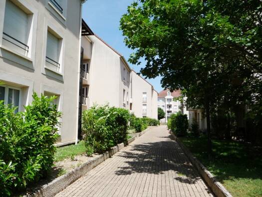 Appartement à louer 850 € 3 pièces 2 chambres 58,8 m² Étage 1/3 Sens 89100