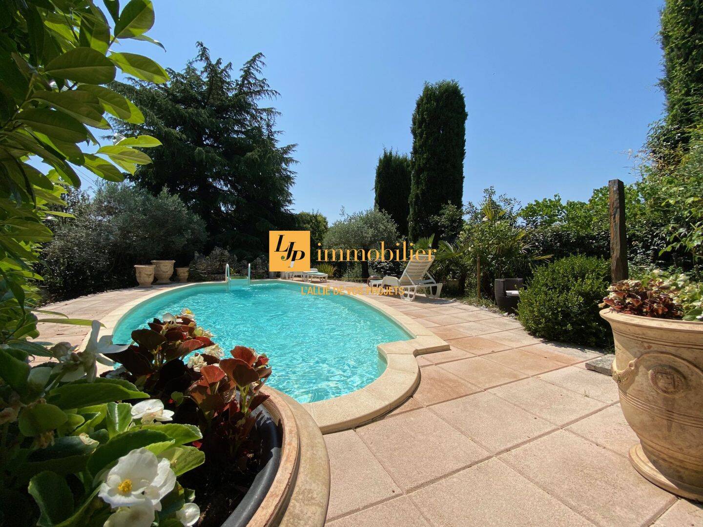 Maison 6 pièces 232 m² · à Laroque · 232 m² · 510 000 €