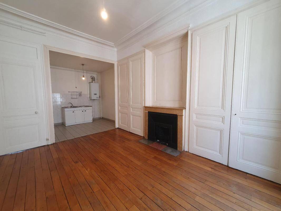 Appartement 2 pièces 54 m² · à Lyon 7ème Arrondissement · 54 m² · 890 €
