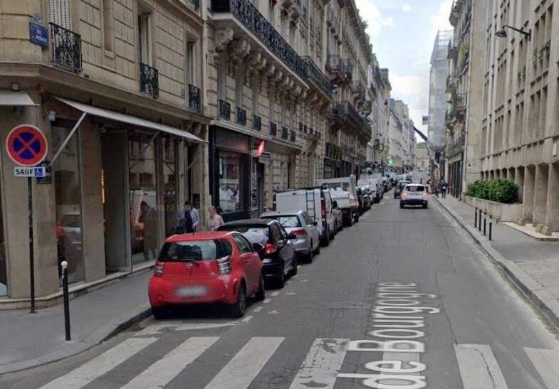 Local commercial à louer 3 833 € 104 m² de surface de vente Paris 7ème 75007