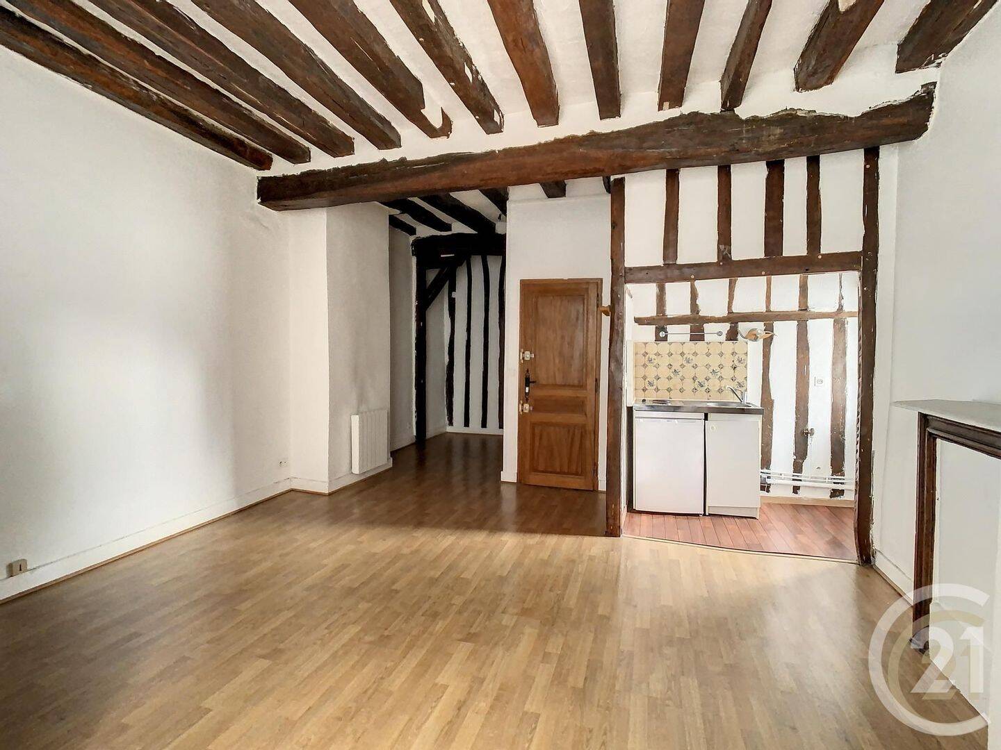 Appartement 1 pièce 30 m² · à Compiègne · 29,6 m² · 480 €