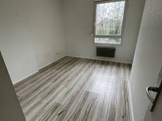 Appartement à vendre 70 000 € 2 pièces 1 chambre 34,4 m² Étage 1/3 Sud Ouest Illzach 68110