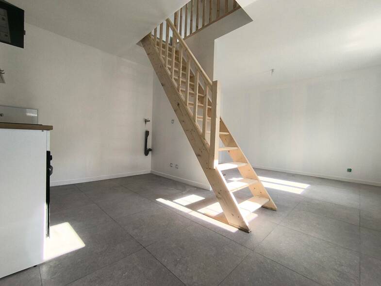 Duplex à louer 950 € 2 pièces 1 chambre 33 m² RDC Montesson 78360