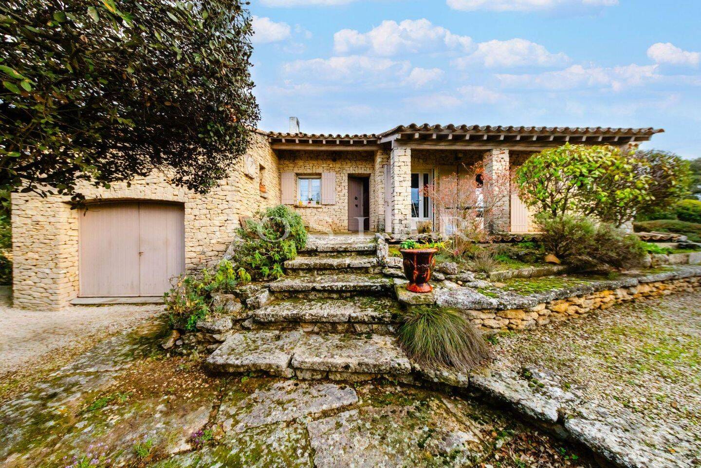Maison 114 m² · à Gordes · 114 m² · 960 000 €