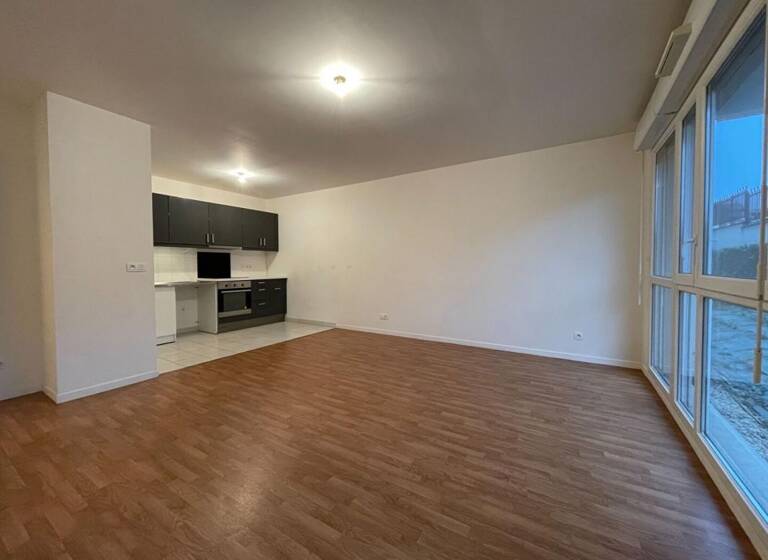 Appartement à vendre 250 000 € 3 pièces 2<br/>chambres 61,9 m²<br/>superficie 1<br/>étages Est Palaiseau 91120