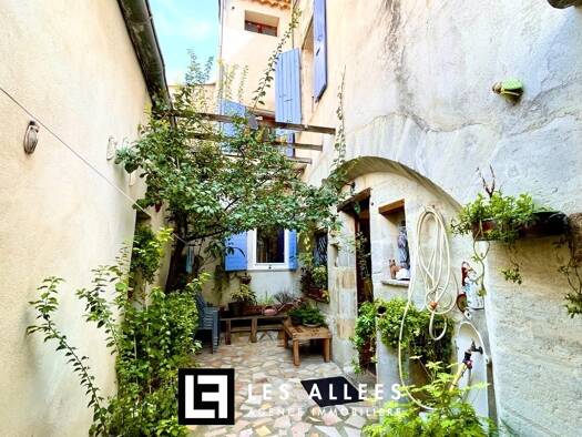 Maison à vendre 305 000 € 8 pièces 5 chambres 280 m² 220 m² de terrain Valréas 84600