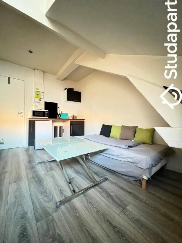 Appartement 1 pièce 12 m² · à Reims · 12 m² · 375 €
