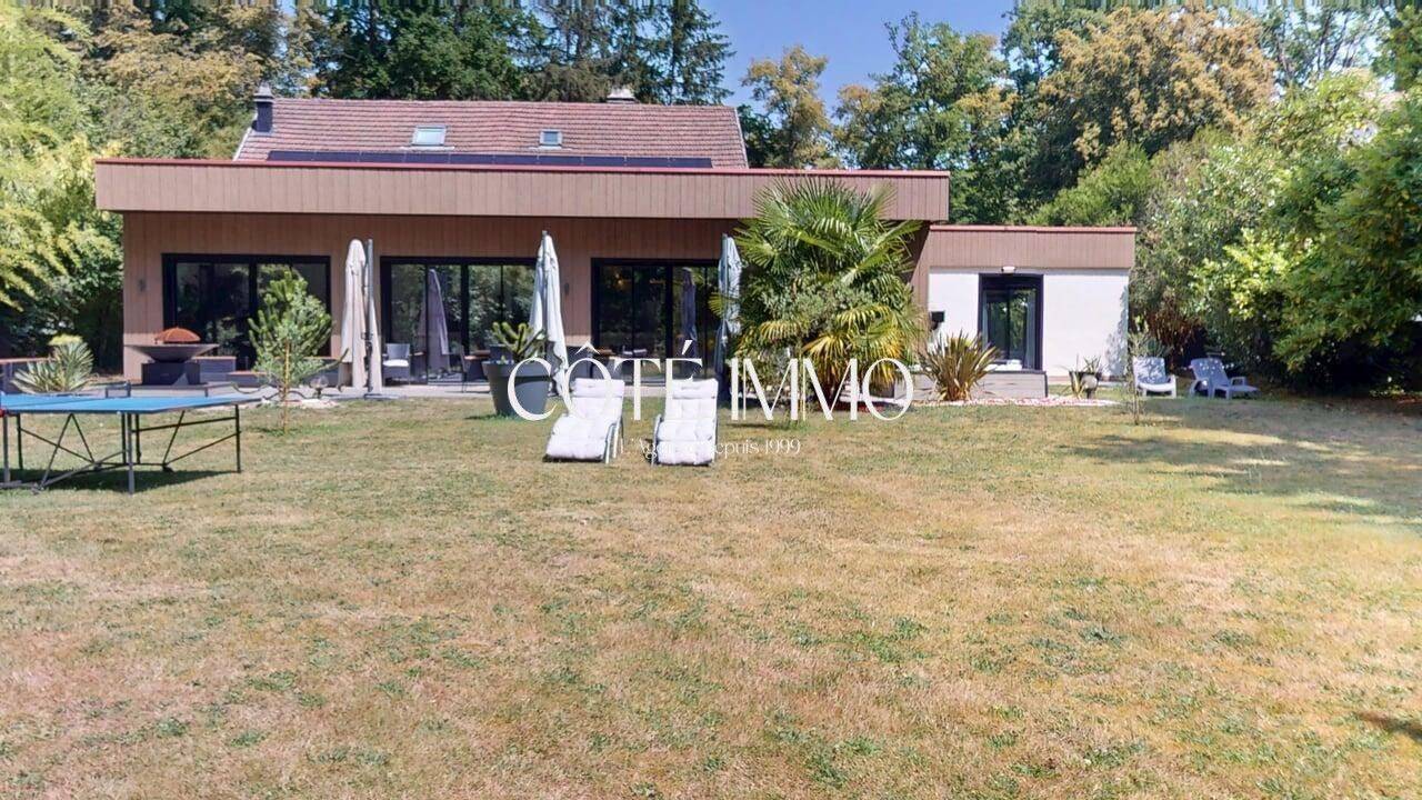 Maison 8 pièces 260 m² · à Lamorlaye · 260 m² · 952 000 €