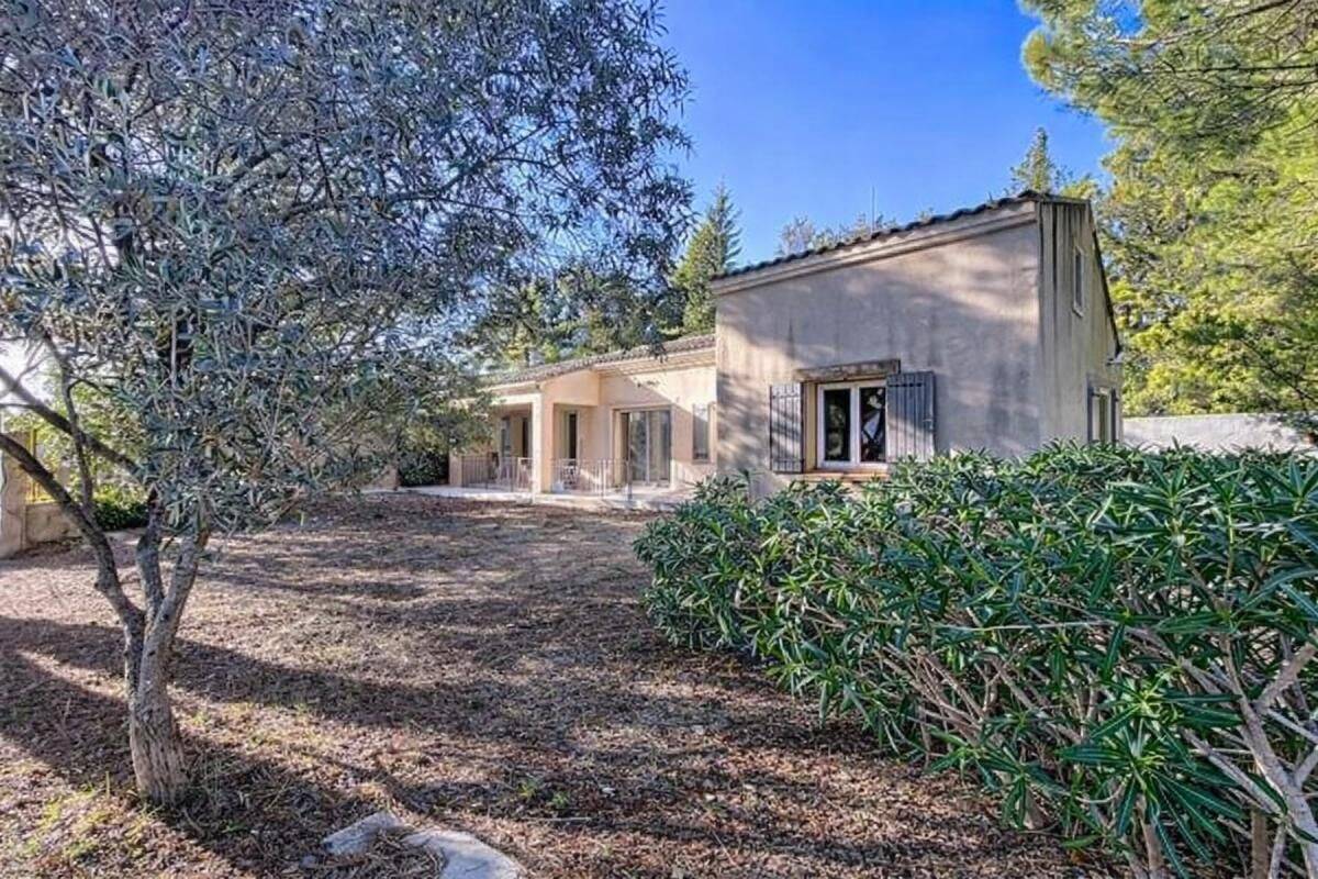 Maison 5 pièces 148 m² · à Entraigues-sur-la-Sorgue · 148 m² · 295 000 €