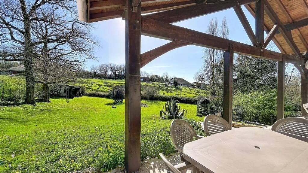 Villa à vendre 590 000 € 4 pièces 3 chambres 142 m² 2 754 m² de terrain Lahonce 64990