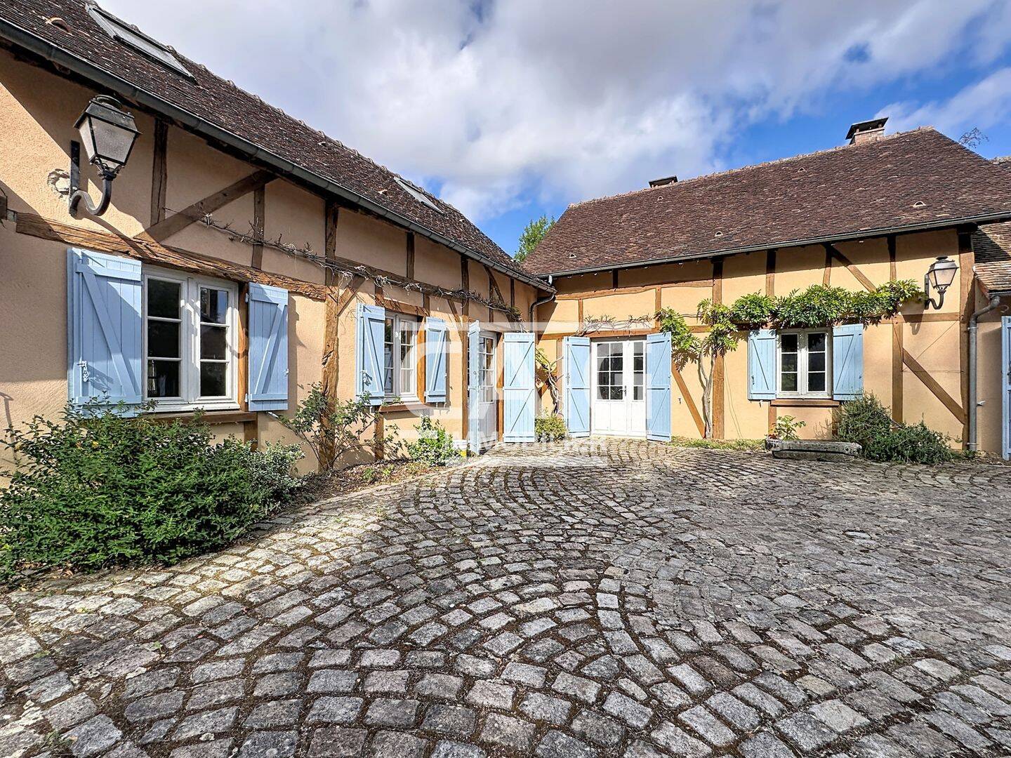 Maison 10 pièces 300 m² · à Villemereuil · 300 m² · 339 200 €