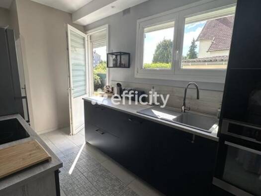 Maison à vendre 273 000 € 6 pièces 3 chambres 118 m² 650 m² de terrain Saint Ladre-La Sablonniere Crépy-en-Valois 60800