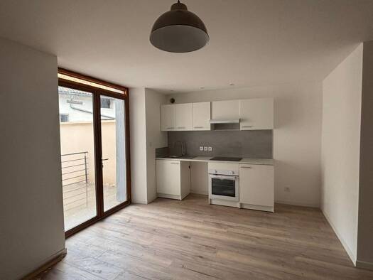 Appartement à louer 555 € 3 pièces 2 chambres 49 m² Étage 1/2 Mairie Graulhet 81300