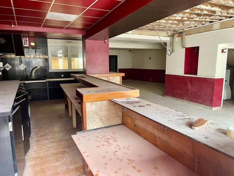 Maison 6 pièces 170 m² · à Nézel · 170 m² · 192 000 €
