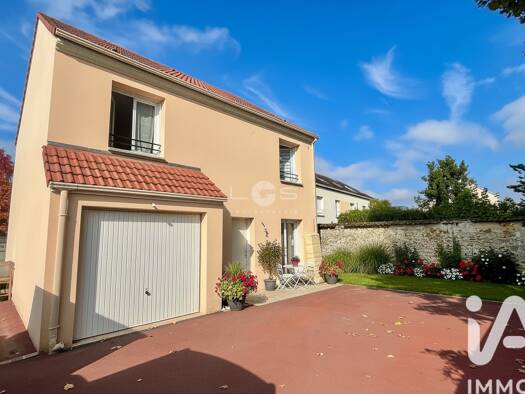 Maison à vendre 275 000 € 4 pièces 3 chambres 104 m² 412 m² de terrain Centre Sud Nangis 77370