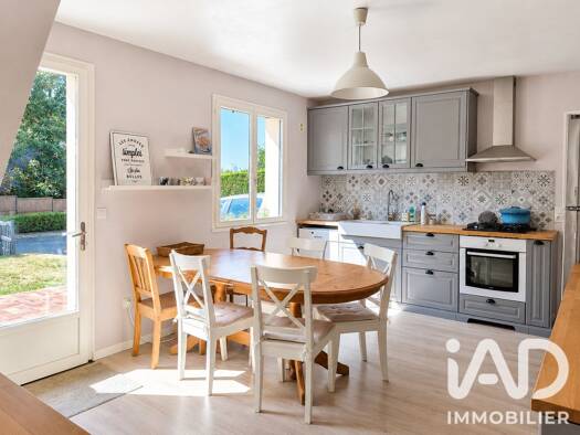 Maison de plain-pied à vendre 465 000 € 7 pièces 6 chambres 177 m² 1 104 m² de terrain Orcemont 78125