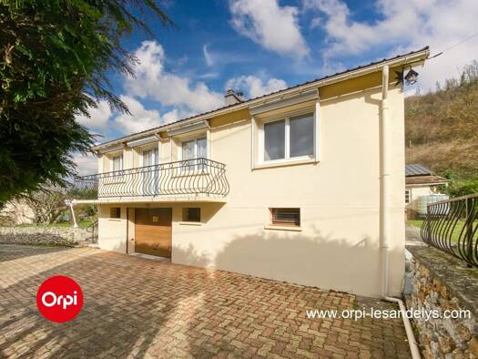 Maison de plain-pied à vendre 159 000 € 3 pièces 2 chambres 70 m² 3 811 m² de terrain Courcelles-sur-Seine 27940