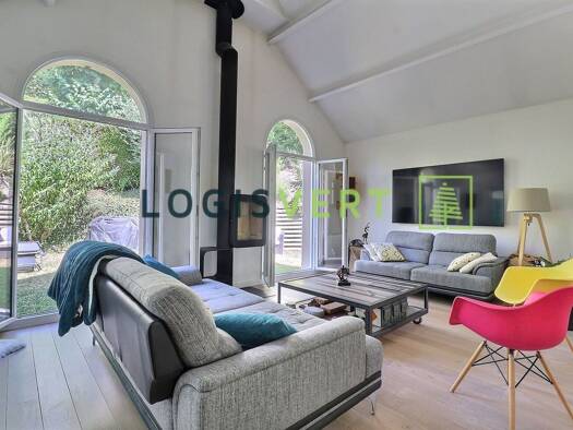 Maison de plain-pied à vendre 860 000 € 8 pièces 5 chambres 163,5 m² 657 m² de terrain Bièvres 91570
