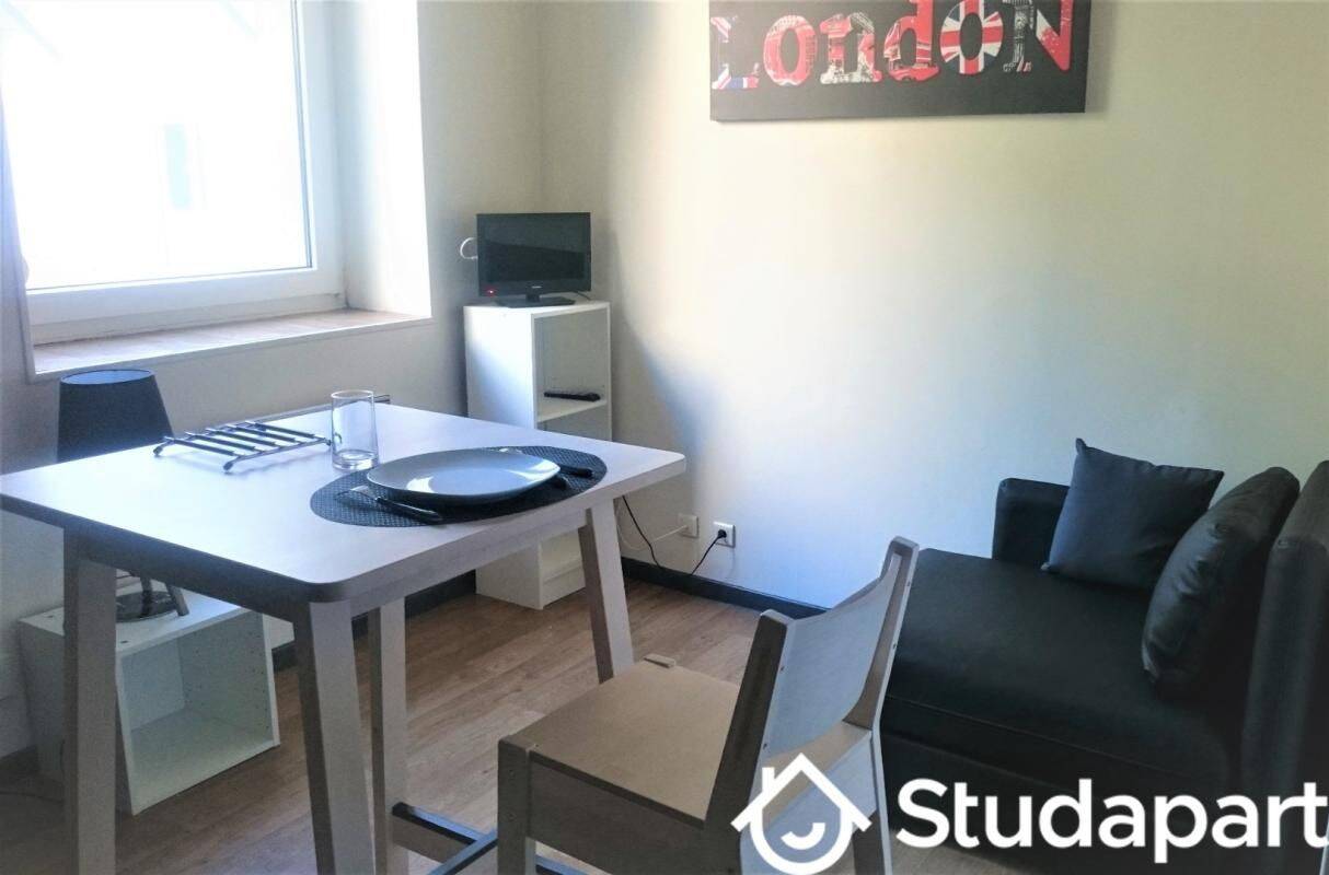 Appartement 1 pièce 15 m² · à Reims · 15 m² · 460 €