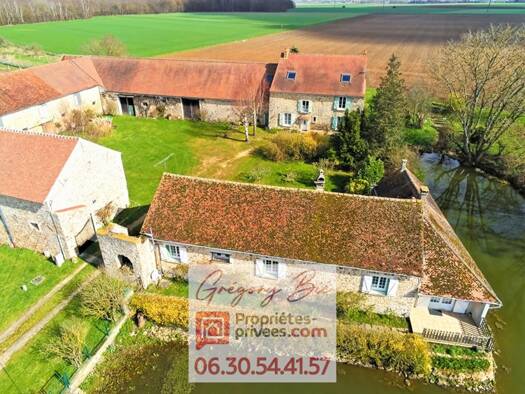 Ferme à vendre 650 000 € 11 pièces 9 chambres 435 m² 8 784 m² de terrain Centre Ville Centre et Nord Coulommiers 77120